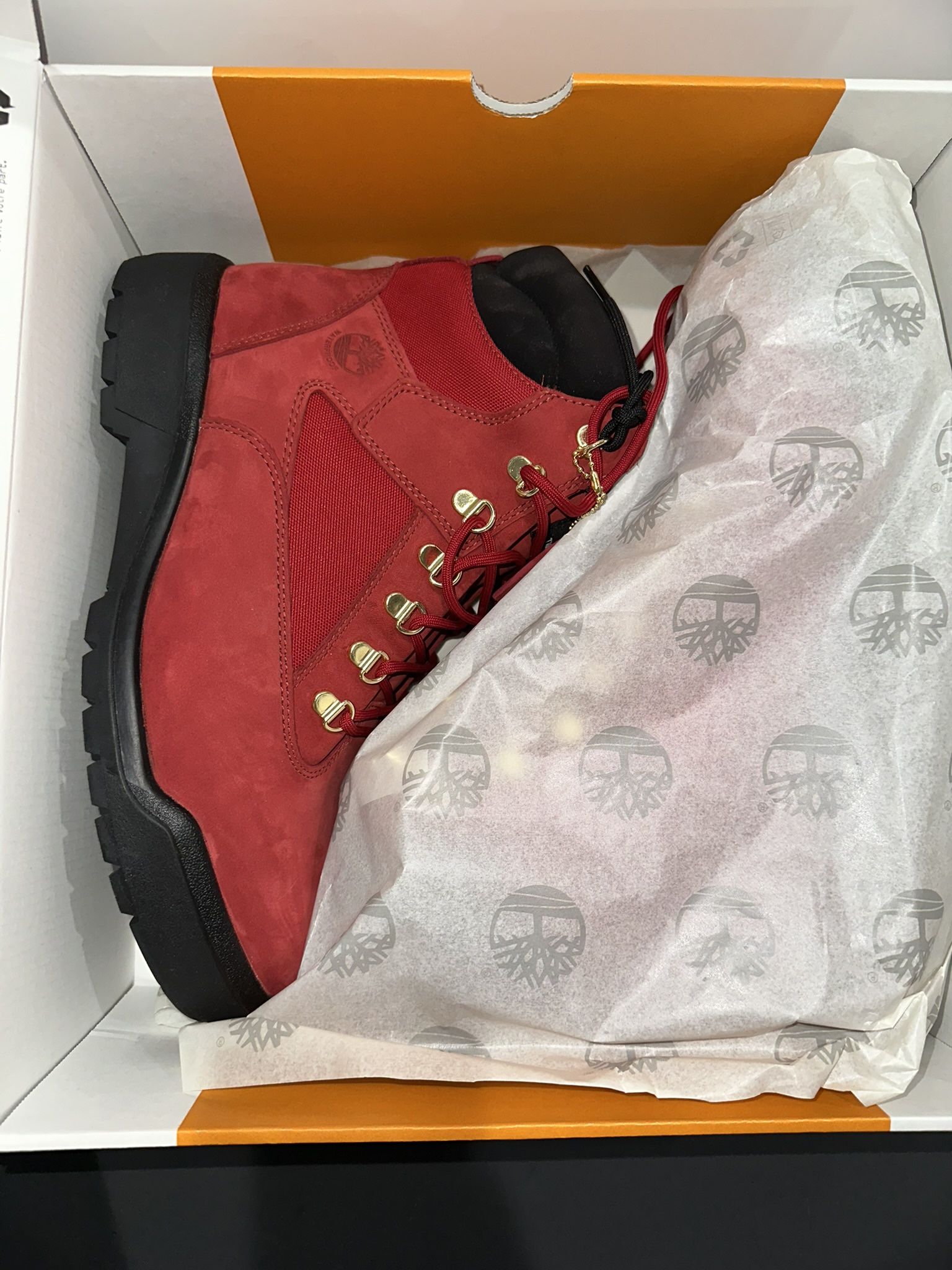 Timberland Field Boot 6 in L/F Boot Dark Red Nubuck size 10.5 mens