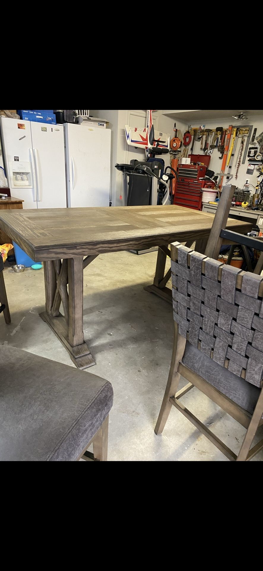 Dining table & 6 chairs 