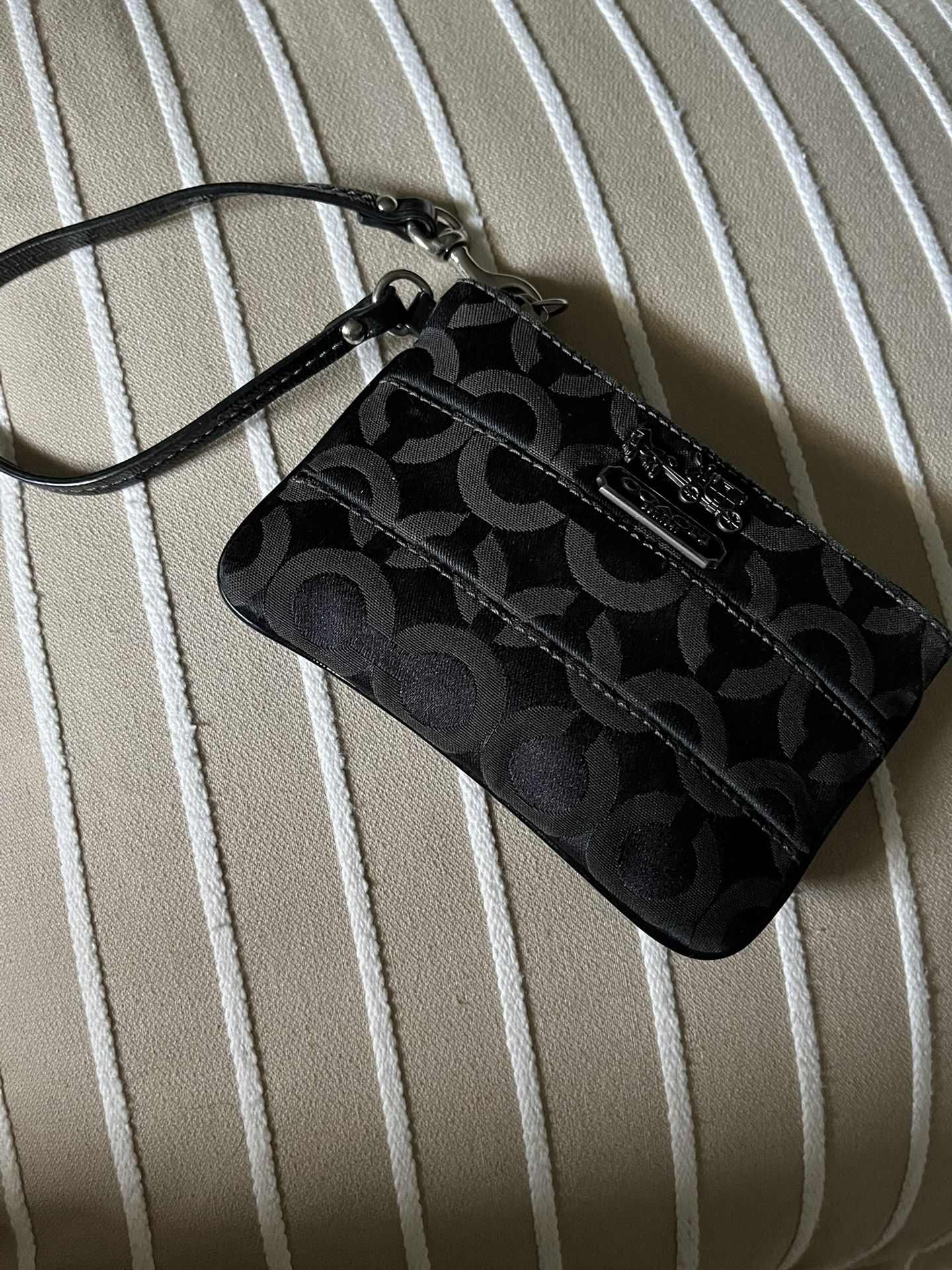 Coach Corner Zip Wrislet