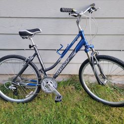 GIANT SEDONA DX  BIKE