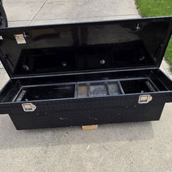 UWS Black Crossover Box 