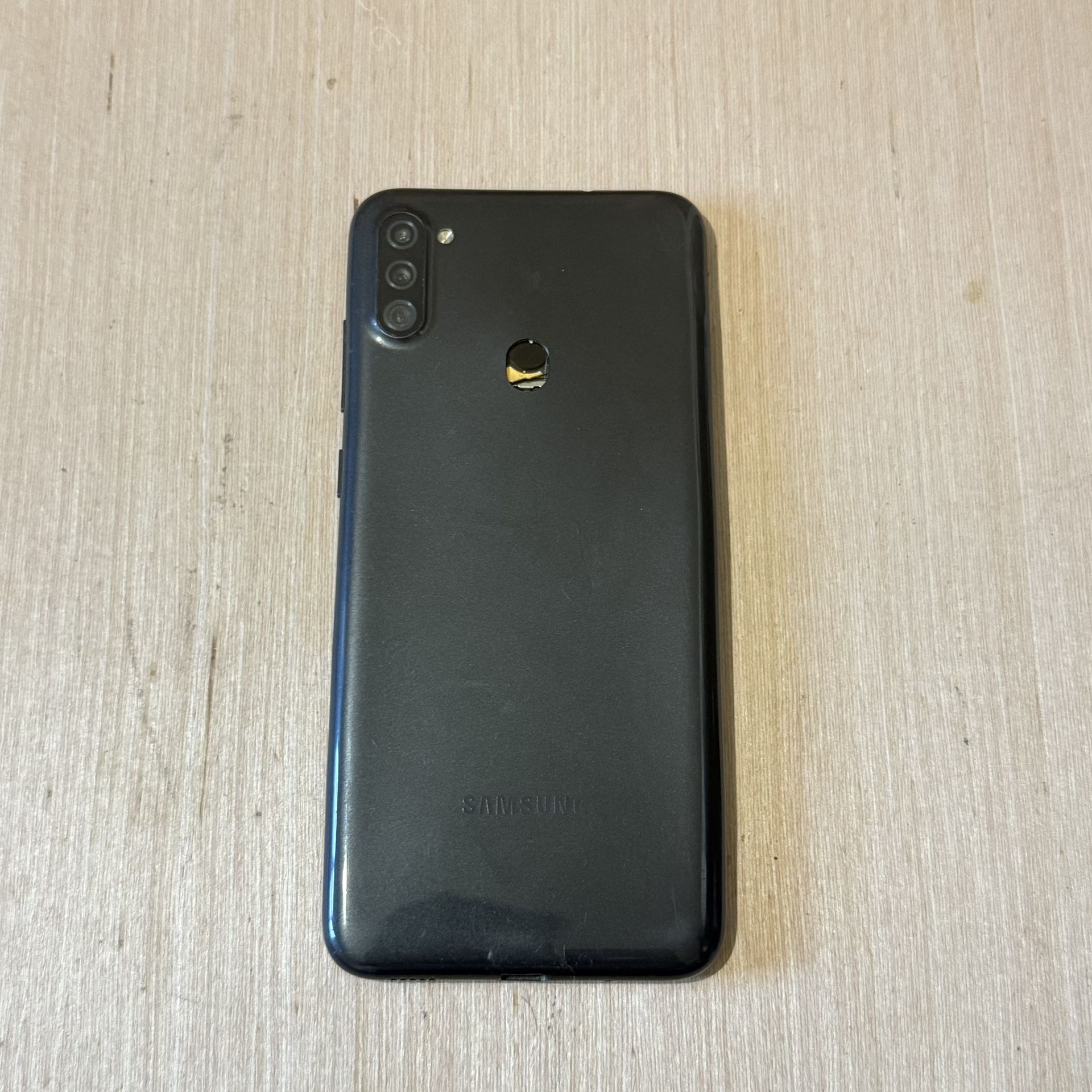 Samsung Galaxy A11 Black Broken Screen Powers On For “Parts/Repair-Only”Read Blw