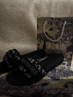 Sandals size 7