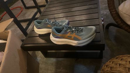 ASICS Trabuco Max 5 size 10