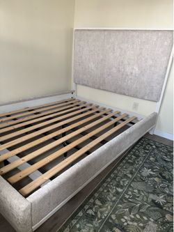 Upholstered Queen Bedframe