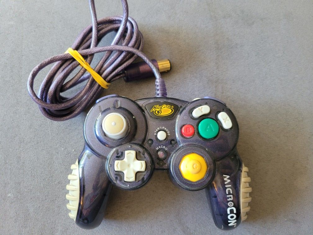 Madcatz MicroCON GameCube Controller