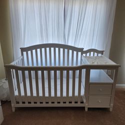 Crib With Changing Table And Drawers