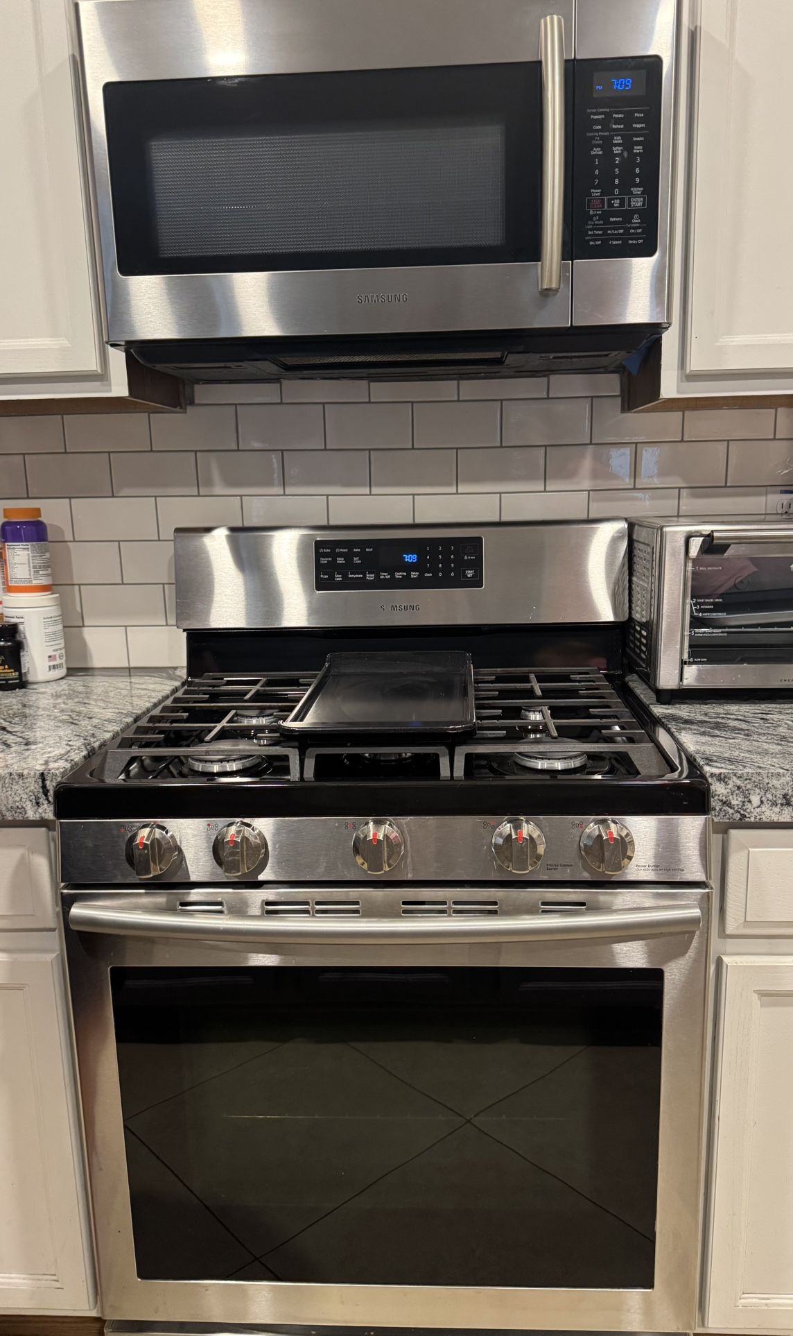 Samsung Gas Range And Microwave 