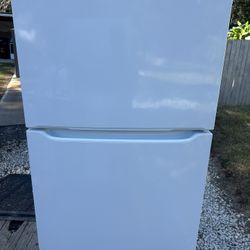 Frigidaire White Refrigerator 2024 Model