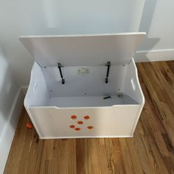 Toy chest