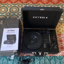 Used Only once!!! Victrola Bluetooth Turntable and Record Case 