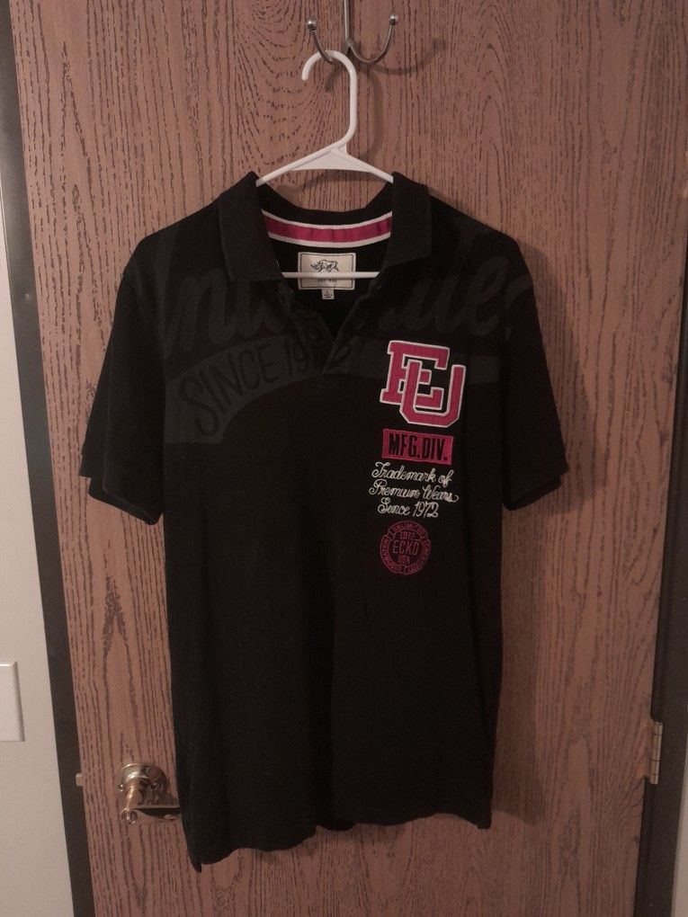 ECKO UNLIMITED LARGE COLAR SHORT SLEEVES GREAT SHAPE LIKE NEW. BLK RED WHITE. NICE POLO ECKO 