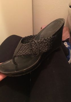 BCBG wedges size6 black