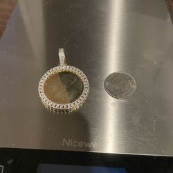 10k pic pendant