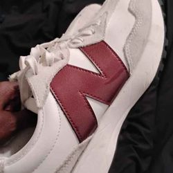 $25;EXTREMELY NICE NB 9.5