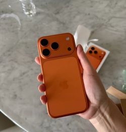 Unlocked IPhone 17 pro 512 gigs