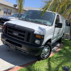 2011 Ford E-150