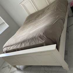 Rooms To Go off white  Panel Platform Bed with Headboard 