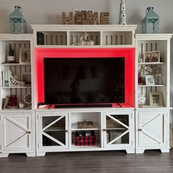 Entertainment Center/ tv Stand