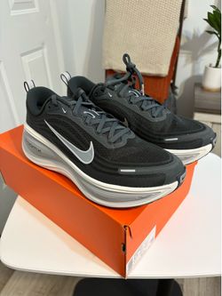 Nike Vomero Plus