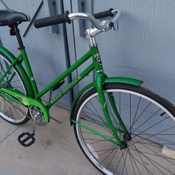 Gran Royale.  Bicycle.      700c Tires 