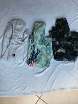 Bundle of 3 Men’s Hoodies – XL
