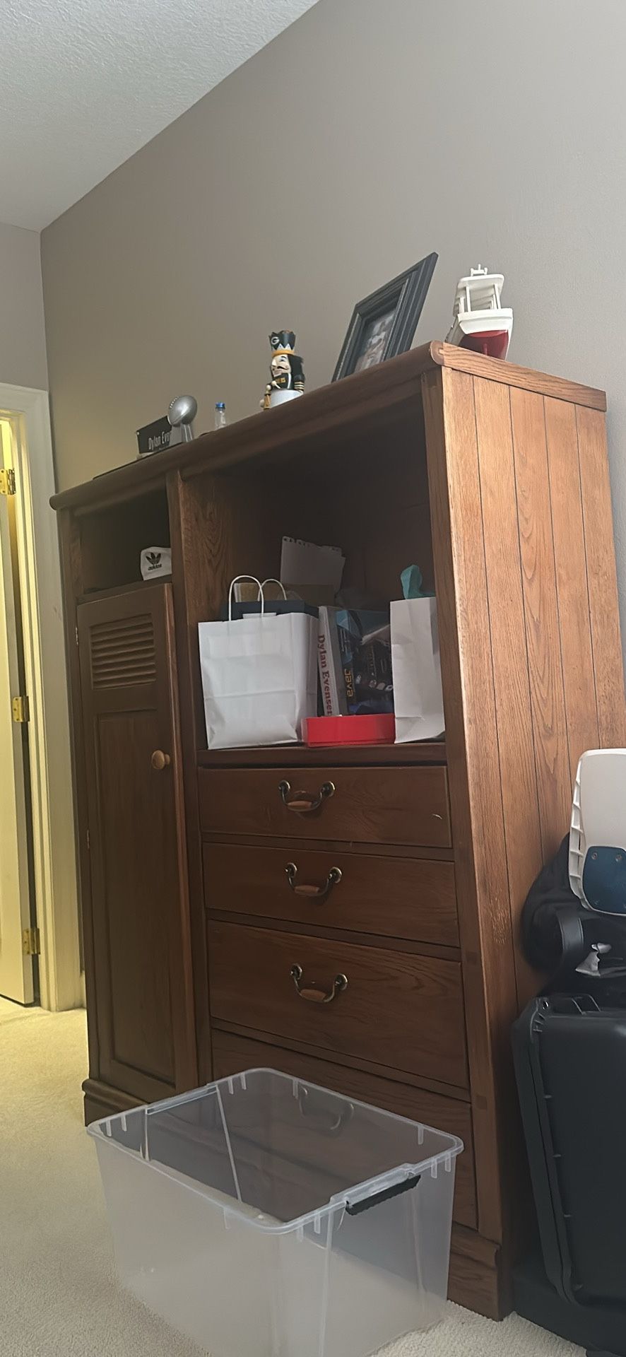 Big Dresser