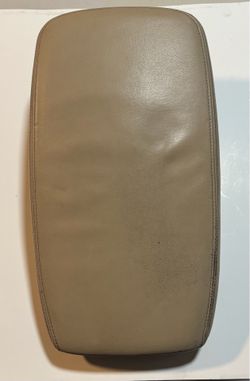 2007 2008 2009 2010 2011 Lexus GS300 Armrest / Center Console Lid Golden Beige