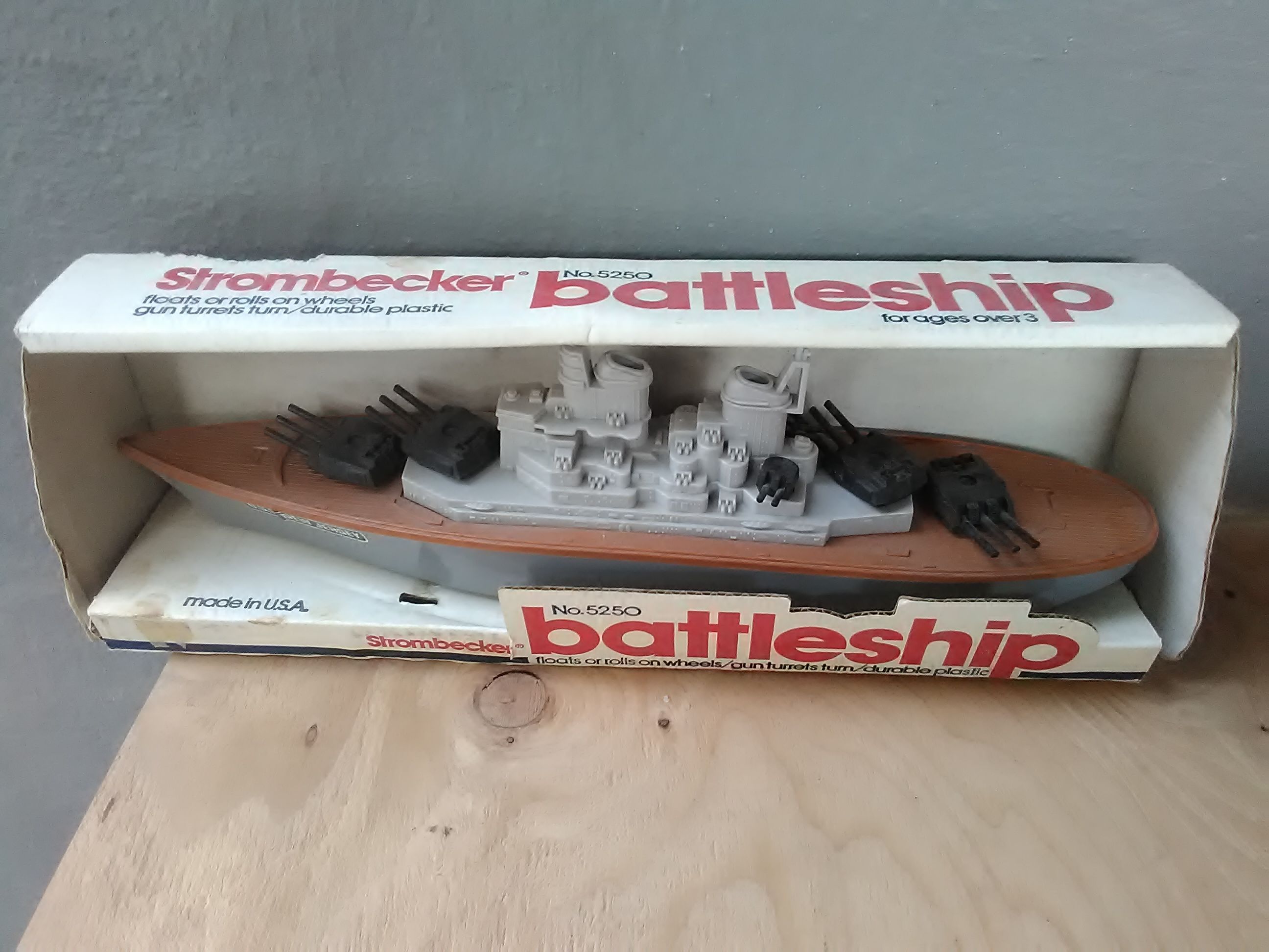 Strombecker Vintage Battleship USS.New Jersey