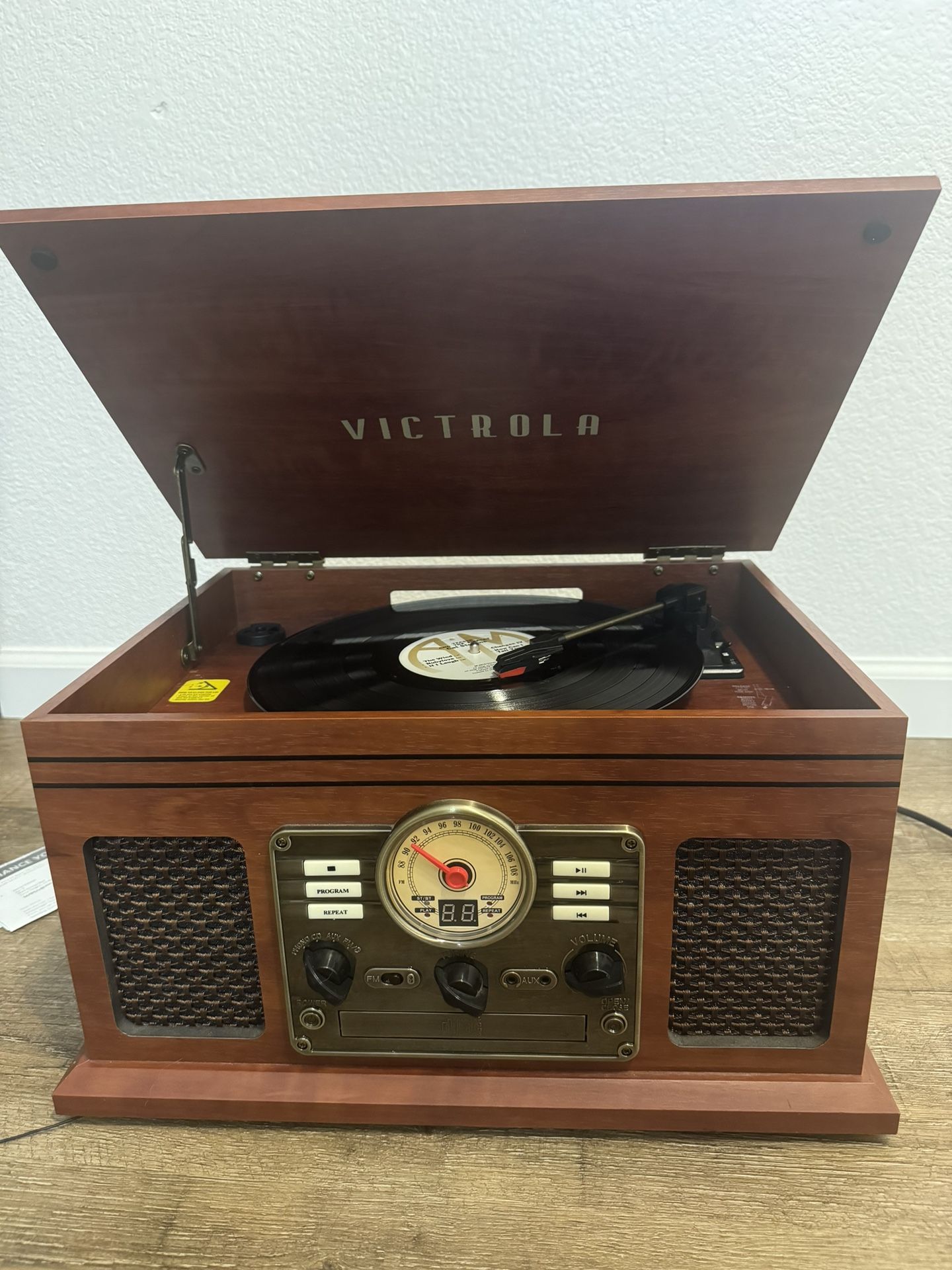 Victoria 6-1 Record Player (with Bluetooth)
