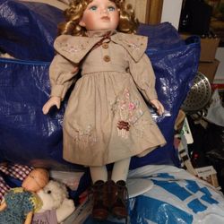 Porcelain 16 Inch Doll With Stand Use