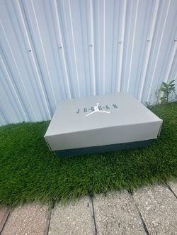 Jordan 11 Cool Grey Size 8 Don't have box no more 