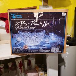 18 Piece Puch Set Crystal 