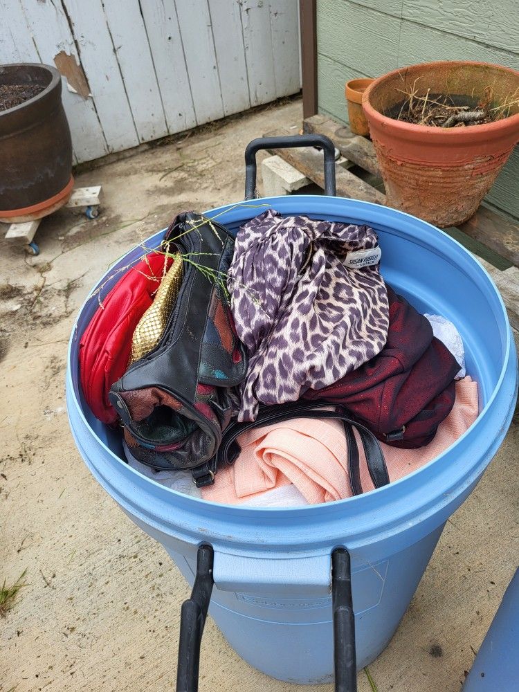 33Gal Clothes Mic $15