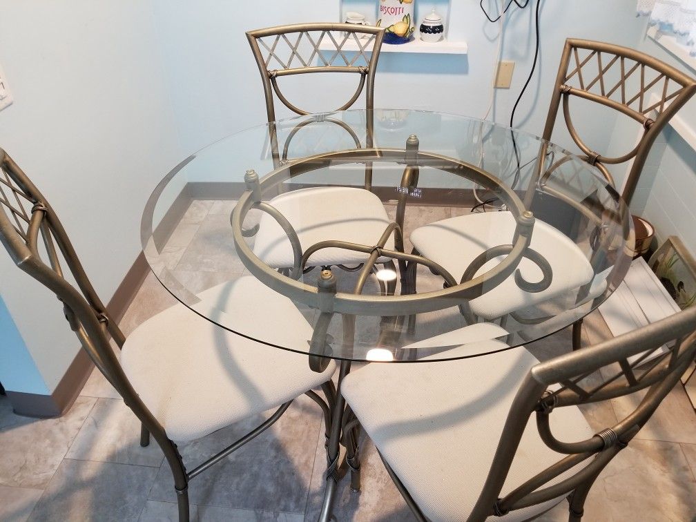 Glass table and 4 chairs for kitchen