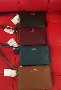 COACH - Small Wristlet In Crossgrain Leather
