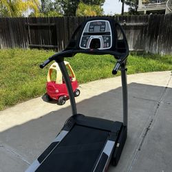 Treadmill, auto incline, clean, high end, folds, quiet, led display, cushion walking.
