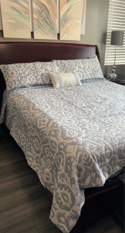Dark Wood California King Bedroom Set – Beautiful Condition