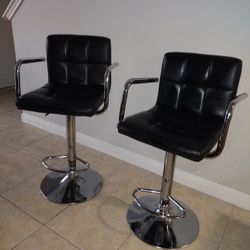 Bar Stools Good Condition 