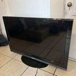 46” Toshiba Flat Screen Television – Clear Picture