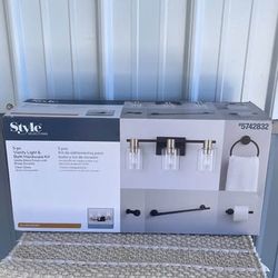 NEW Bathroom Vanity Light with Accessories