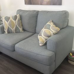 FRESHLY STEAMED Rooms To Go Cindy Crawford Blue Couch 33” x 33” (Part of a 3-Piece Set)