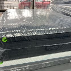 QUEEN SIZE SIMMONS BEAUTYREST BLACK C-CLASS (PLUSH) PILLOW TOP MATTRESS & BOX SPRING BED SET