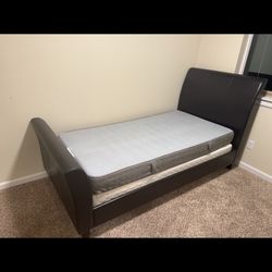 Twin Bed Frame /twin Mattress/box Spring 