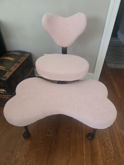 Pink Plush Heart-Shaped Cross-Legged Swivel Chair — Like New