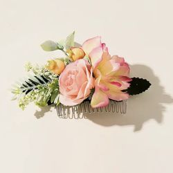 1Pcs Boho Bridal Hair Combs Rustic Wedding Floral Women Stimulation Flower Hairpins Brides Hair Accessories Greenery Combs  Message me if you are inte