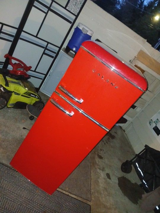 Galanz Mini Fridge Old School Style. $250