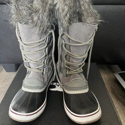 SOREL WOMEN'S JOAN OF ARCTIC SIZE 7