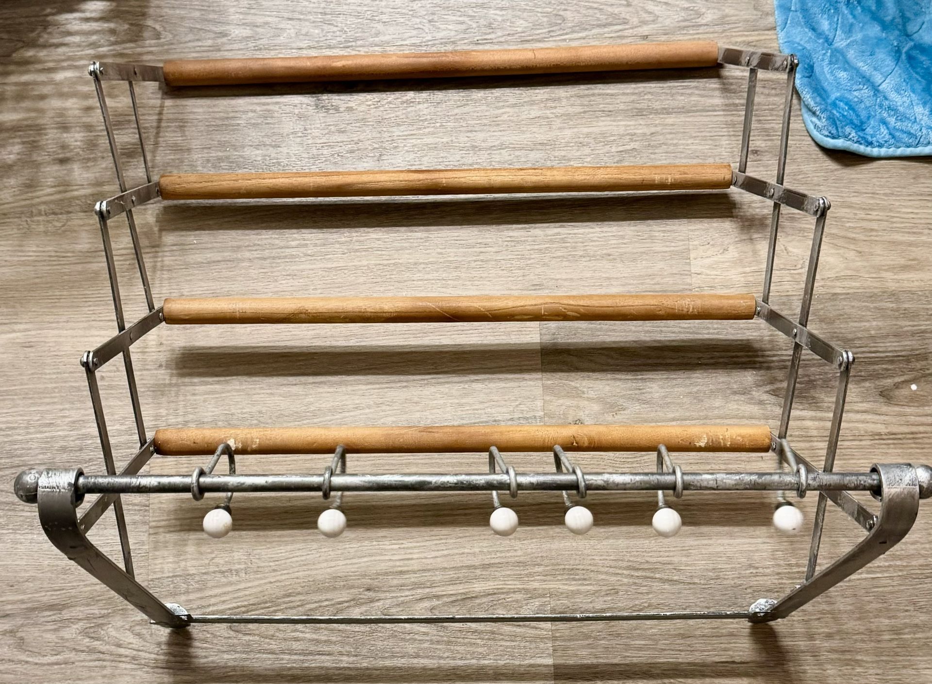 Wall Mount Metal Towel/clothes Rack for Sale in Charlotte, NC - OfferUp