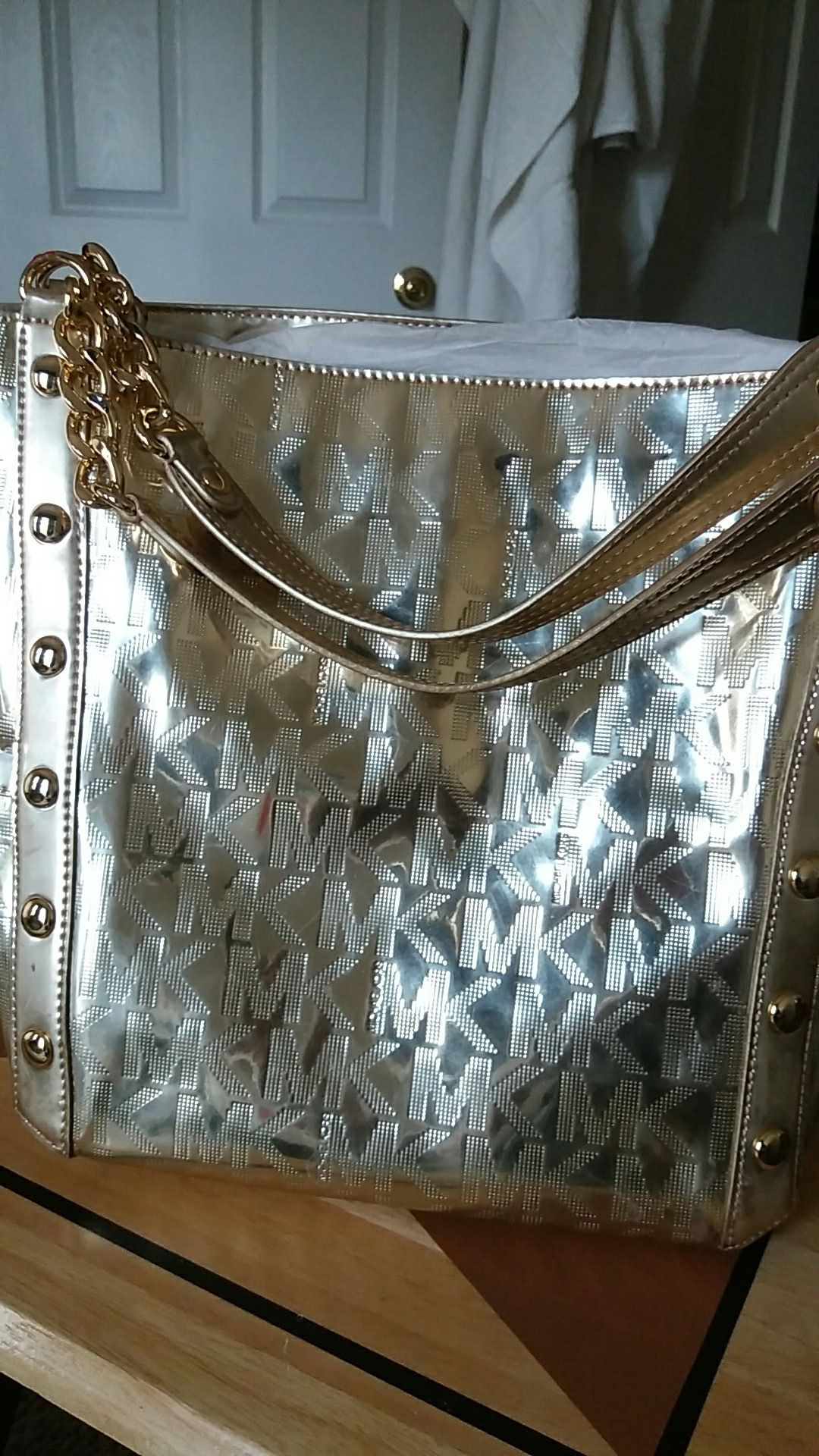 Michael kors plle gold lG shldr tote. Cash or trade looking for phone